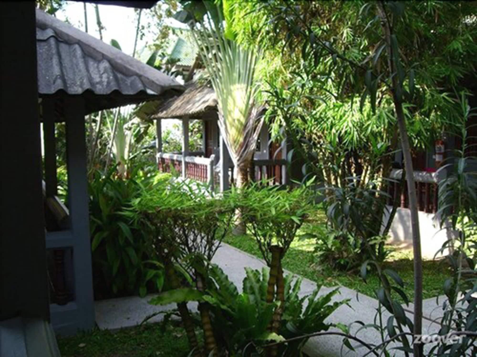 Let'S Hyde Pattaya Resort & Villas - Pool Cabanas Luaran gambar