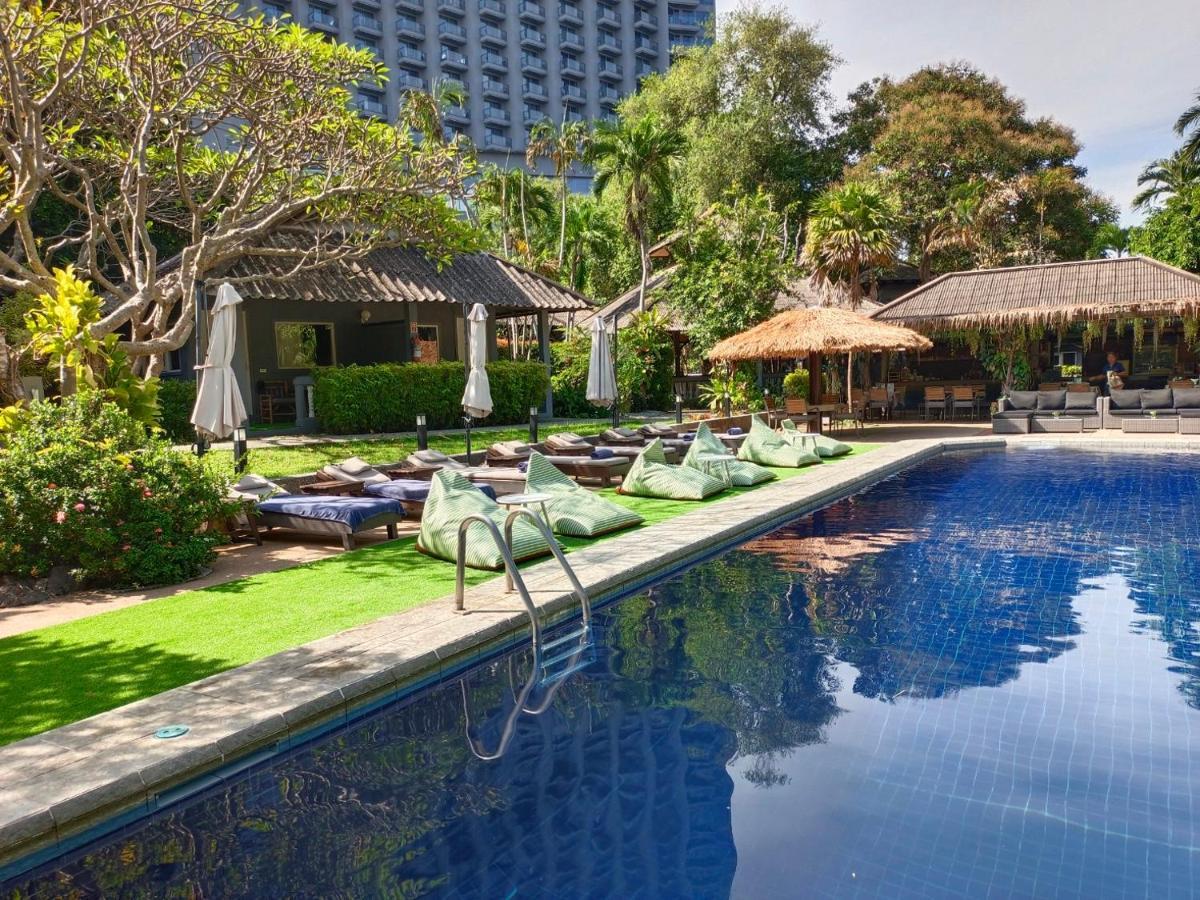 Let'S Hyde Pattaya Resort & Villas - Pool Cabanas Luaran gambar