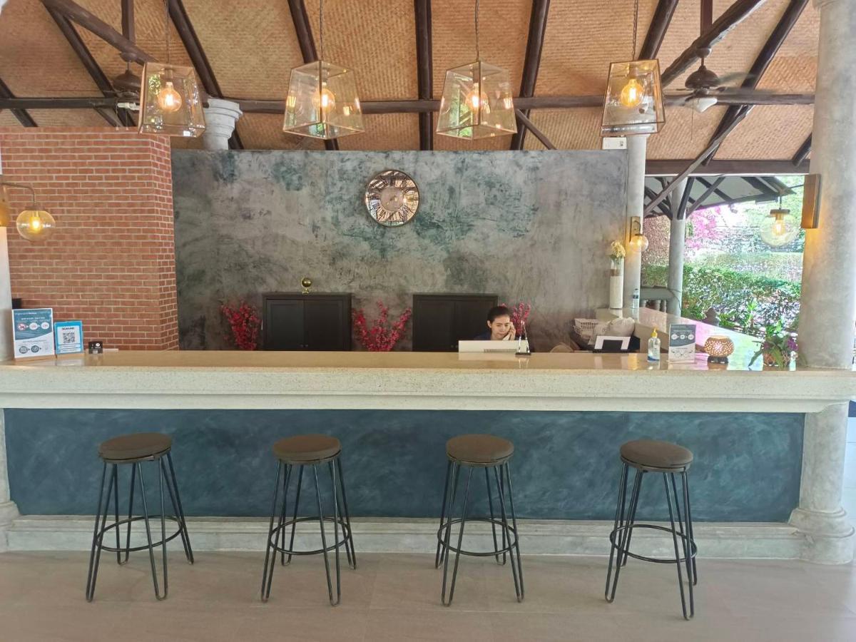 Let'S Hyde Pattaya Resort & Villas - Pool Cabanas Luaran gambar